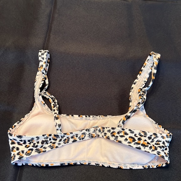 Xhilaration Swim Top! - Picture 2 of 3